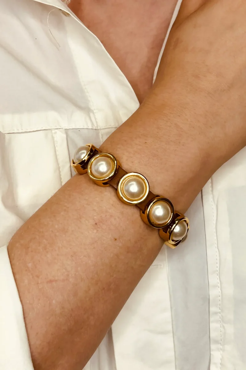 Pulseira couro pérolas 3